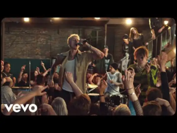 Machine Gun Kelly – I Think I’m Okay (feat. Yungblud & Travis Barker)